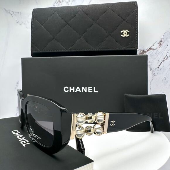 New CHANEL Sunglasses - Picture 1 of 16